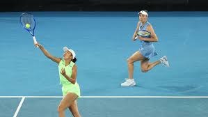 2021 赛季：勇士队在交易截止日前换得的 4 名外野手合力击出 15 支季后赛本垒打