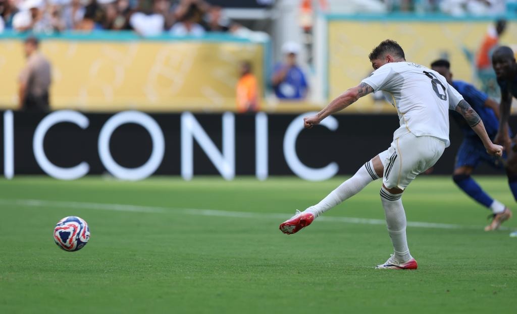 康宁汉姆自投自抢成功，邓罗三分绝平失败，活塞惜败