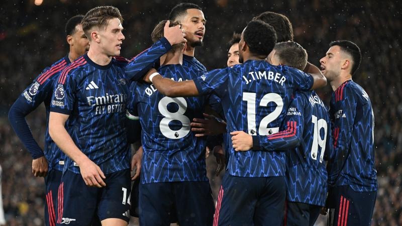 棋牌与数学：从零和博弈看普通人的赢钱几率。（数学视角下的棋牌：零和博弈揭示普通人的赢率）