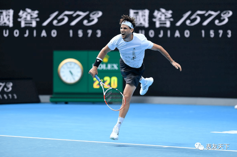 两位选手在 两位选手在