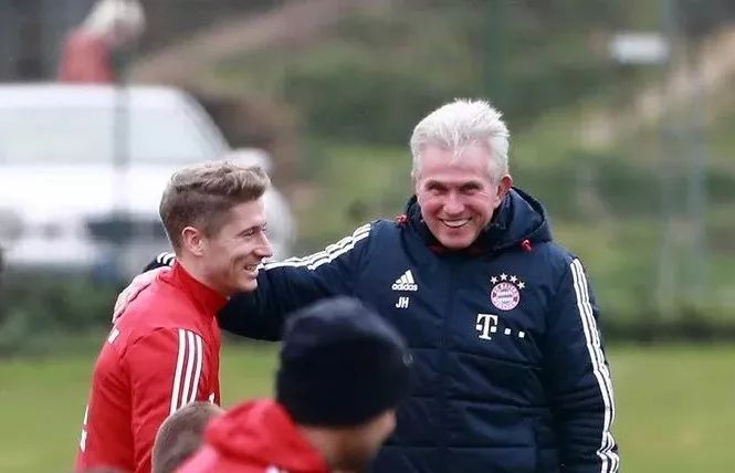 深入研究的 深入研究的