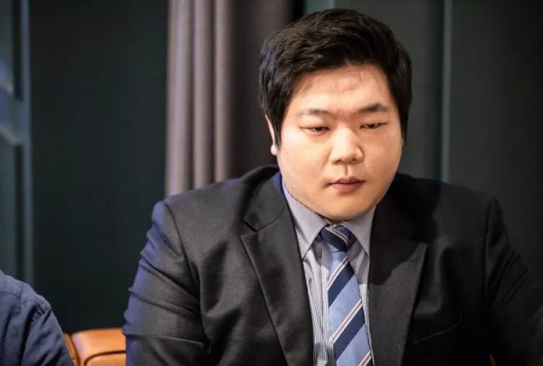 他们坚持不 他们坚持不